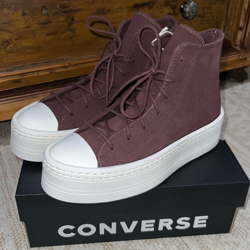 Brand new Converse “modern lift”